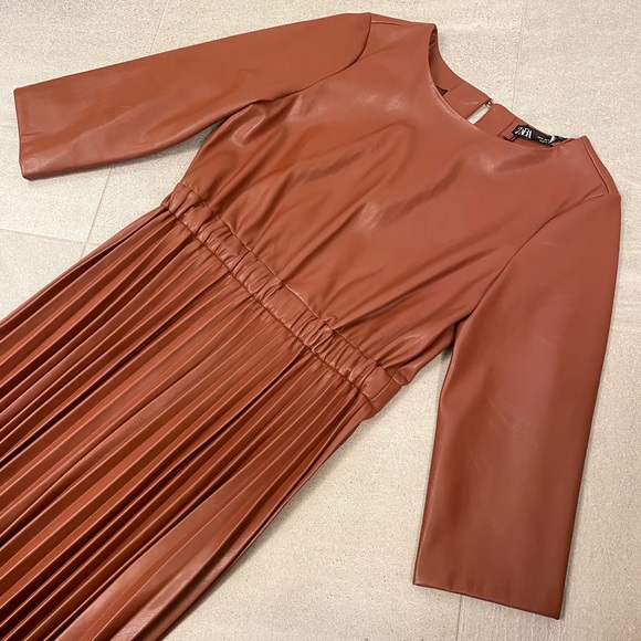 Zara Contrasting Vegan Leather Pleated Dress - Picture 3 of 8